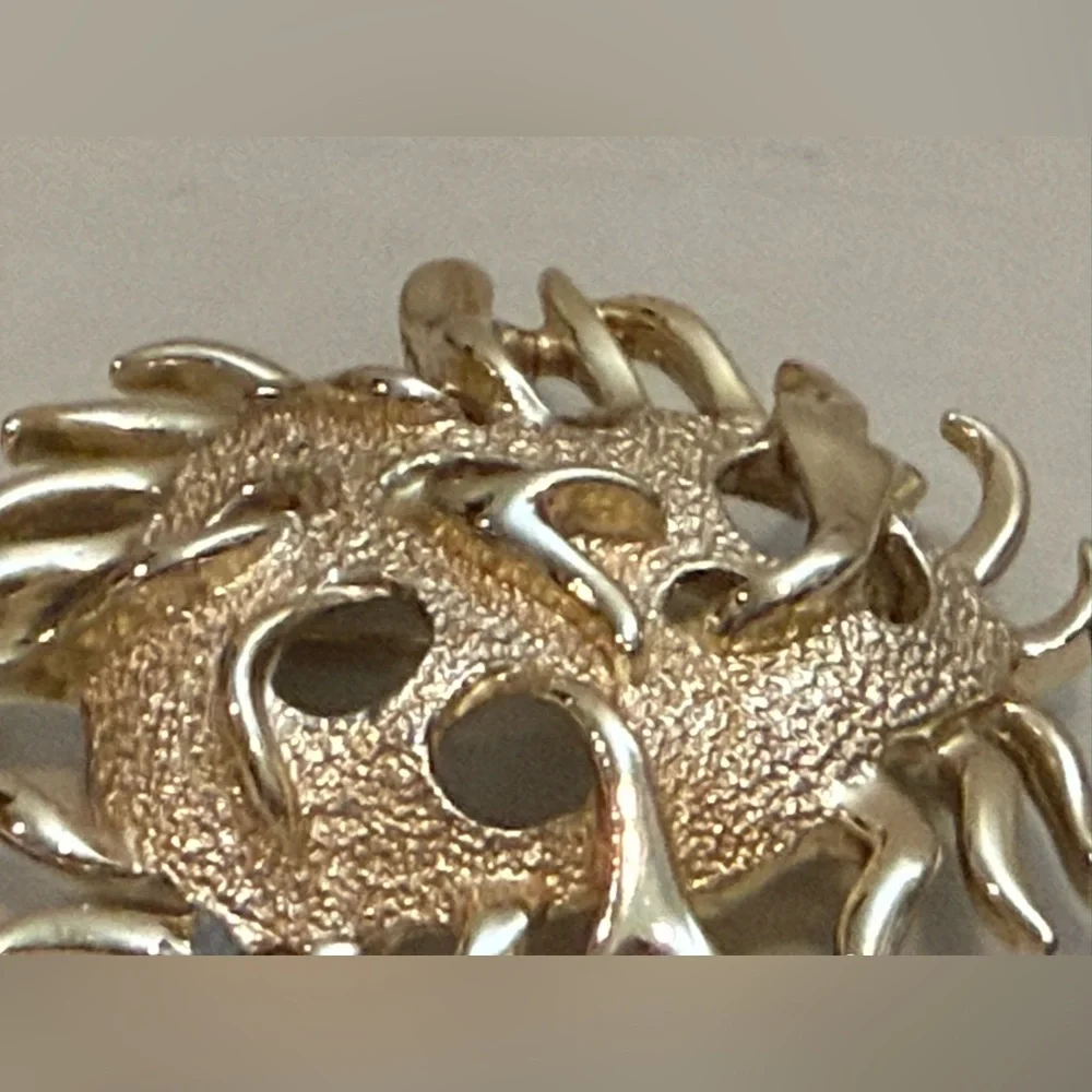 Vtg 70s Sarah Coventry Sea Urchin Brooch Pin‎ Gold Tone Metal Mixed Texture 3-D